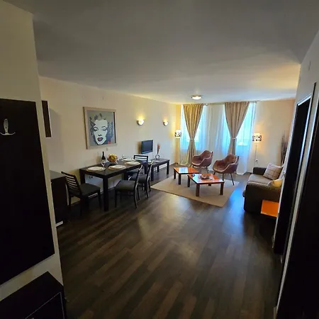 Next To The Lift * 반스코