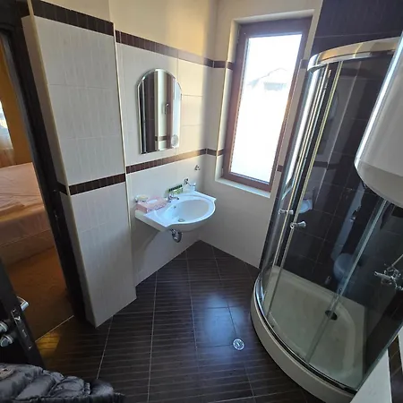 Next To The Lift 반스코